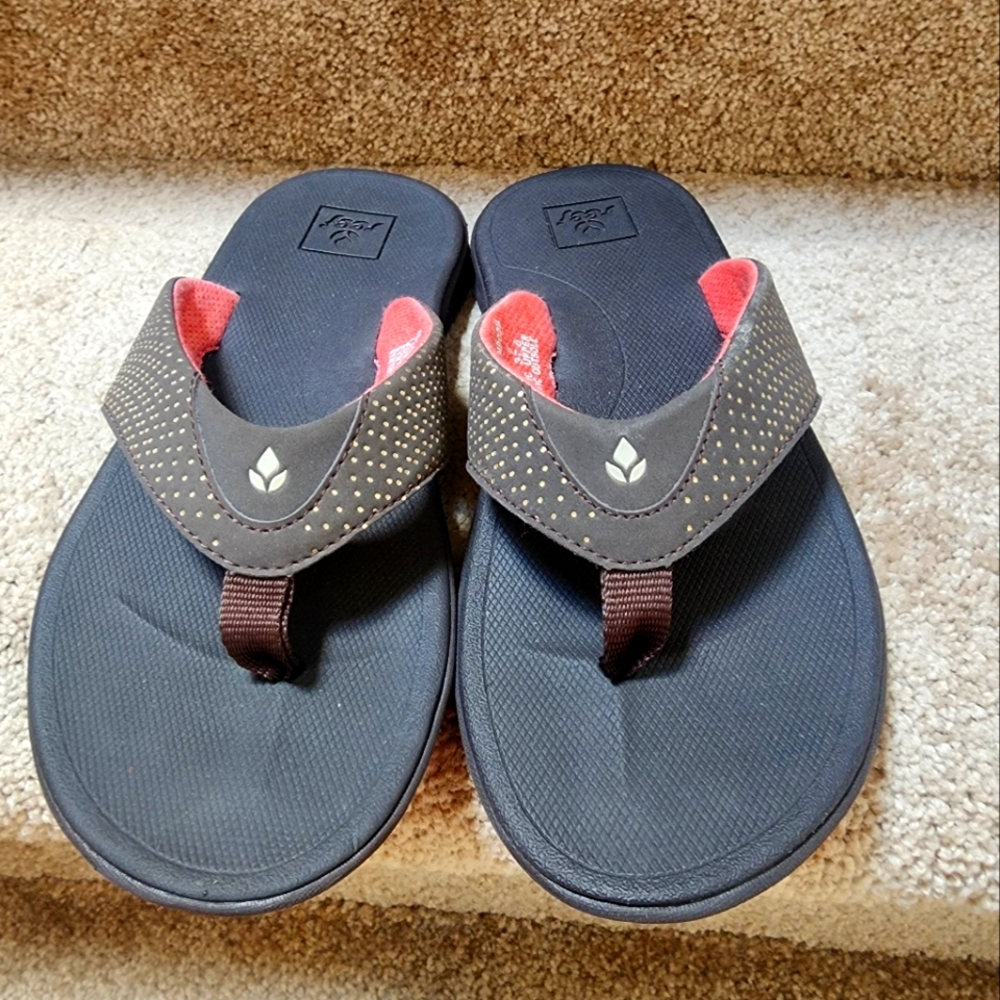 REEF Women sandals sz 7